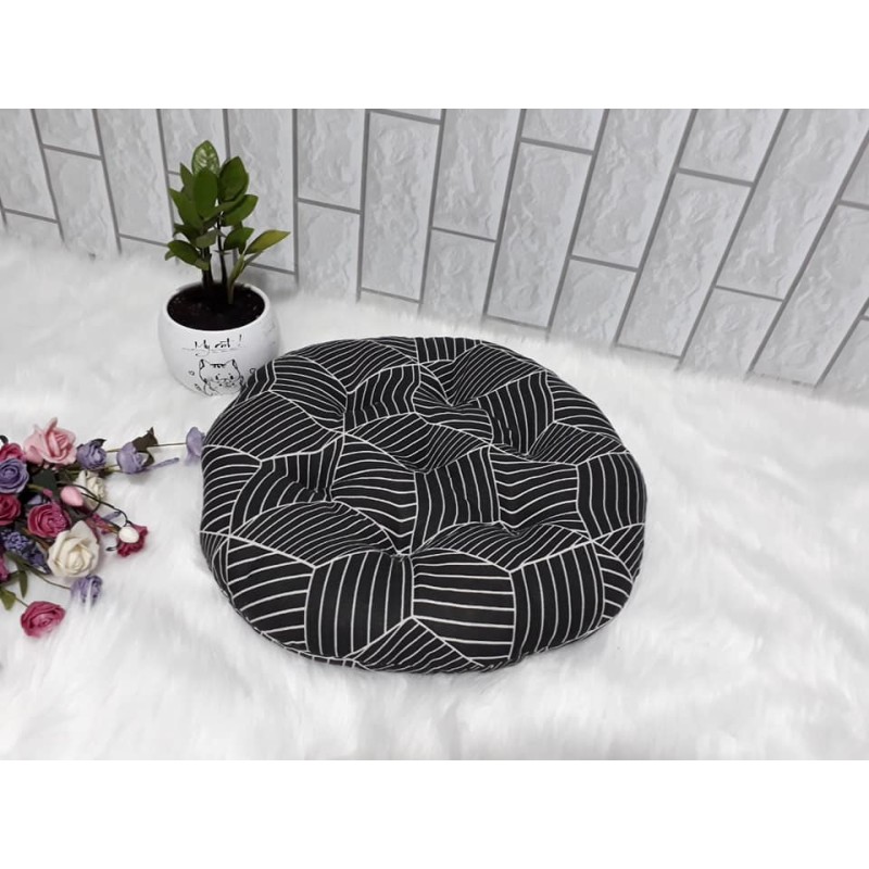 Nệm Ngồi Tròn Sọc Trắng Đen (45cm) - Kanaria