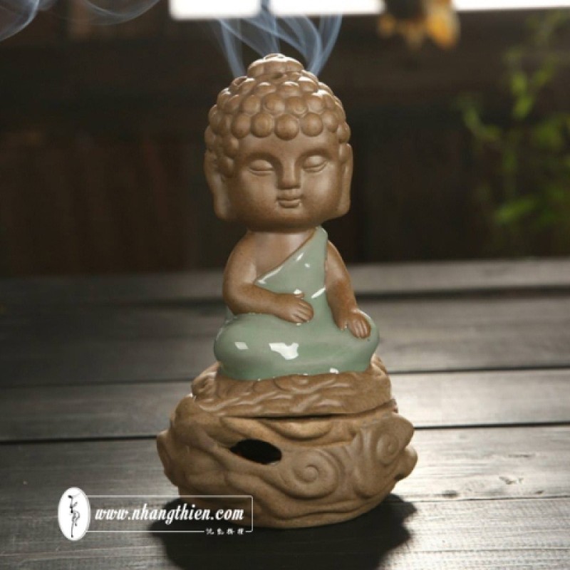 Xông trầm hình Phật Ông