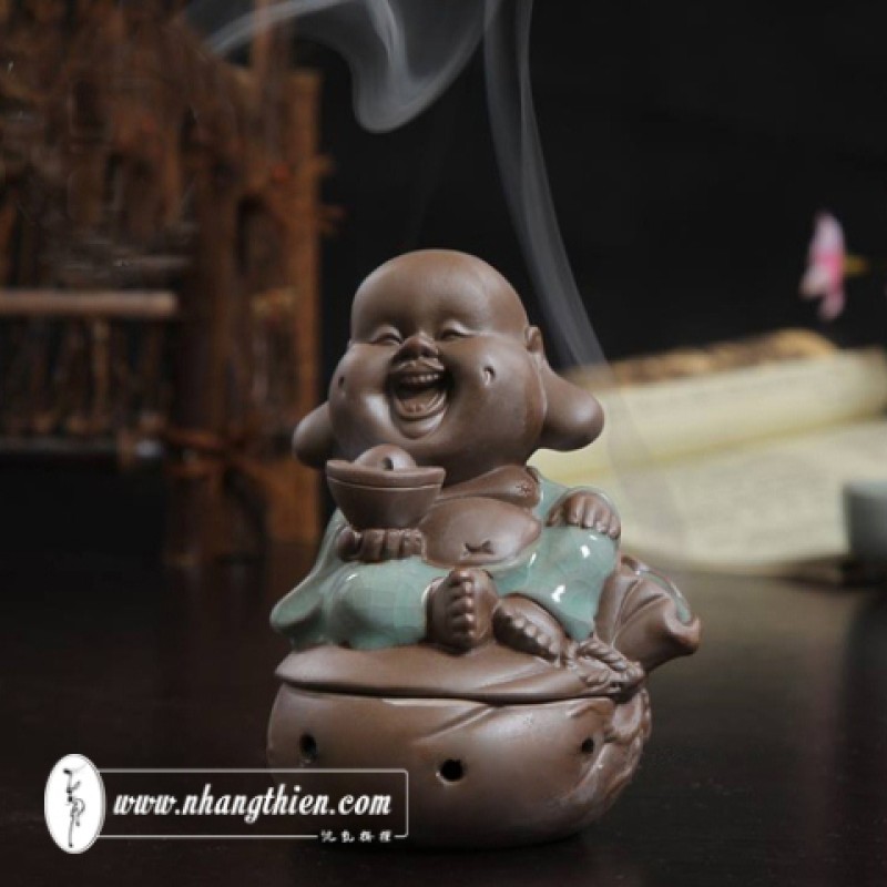 Xông trầm Di Lặc cầm đĩnh